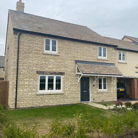 Vila 4 Freelands Gate, Witney, Oxfordshire Exteriér fotografie
